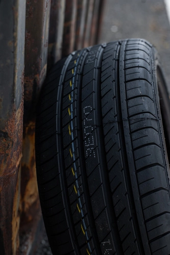 фото протектора и шины ULTRA ARZ5 Шина Arivo ULTRA ARZ5 275/45 R21 110W
