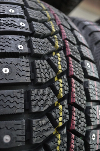 фото протектора и шины Brina Nordico V-522 Шина Viatti Brina Nordico V-522 245/45 R17 95T